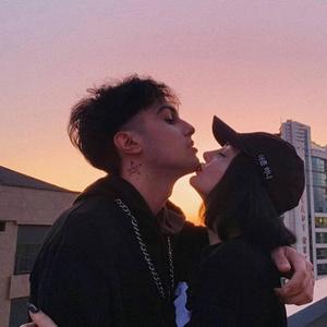 制服丝袜美女操逼
